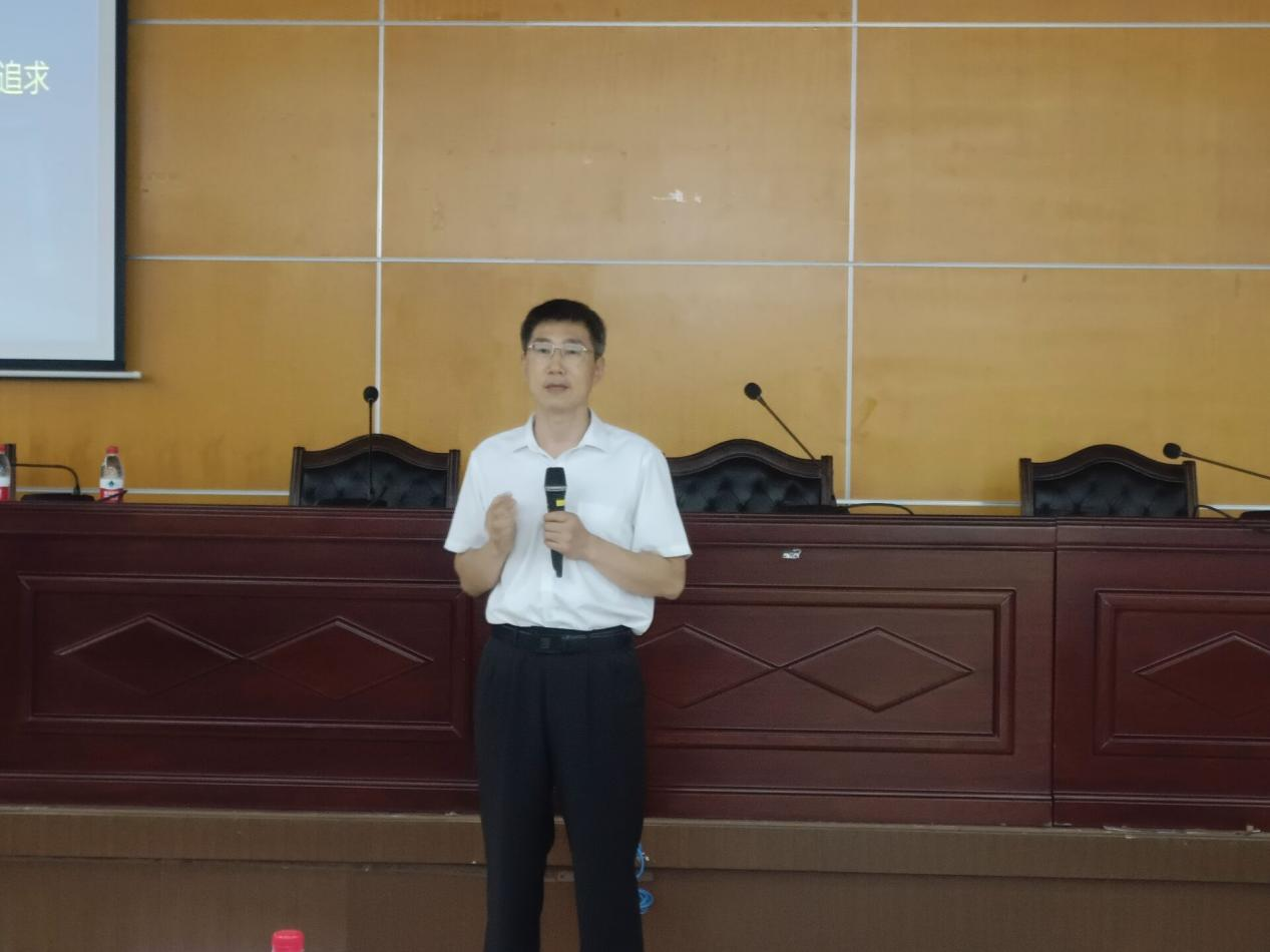 上海交通大学向导教授应邀到星空（中国）进行学术交流
