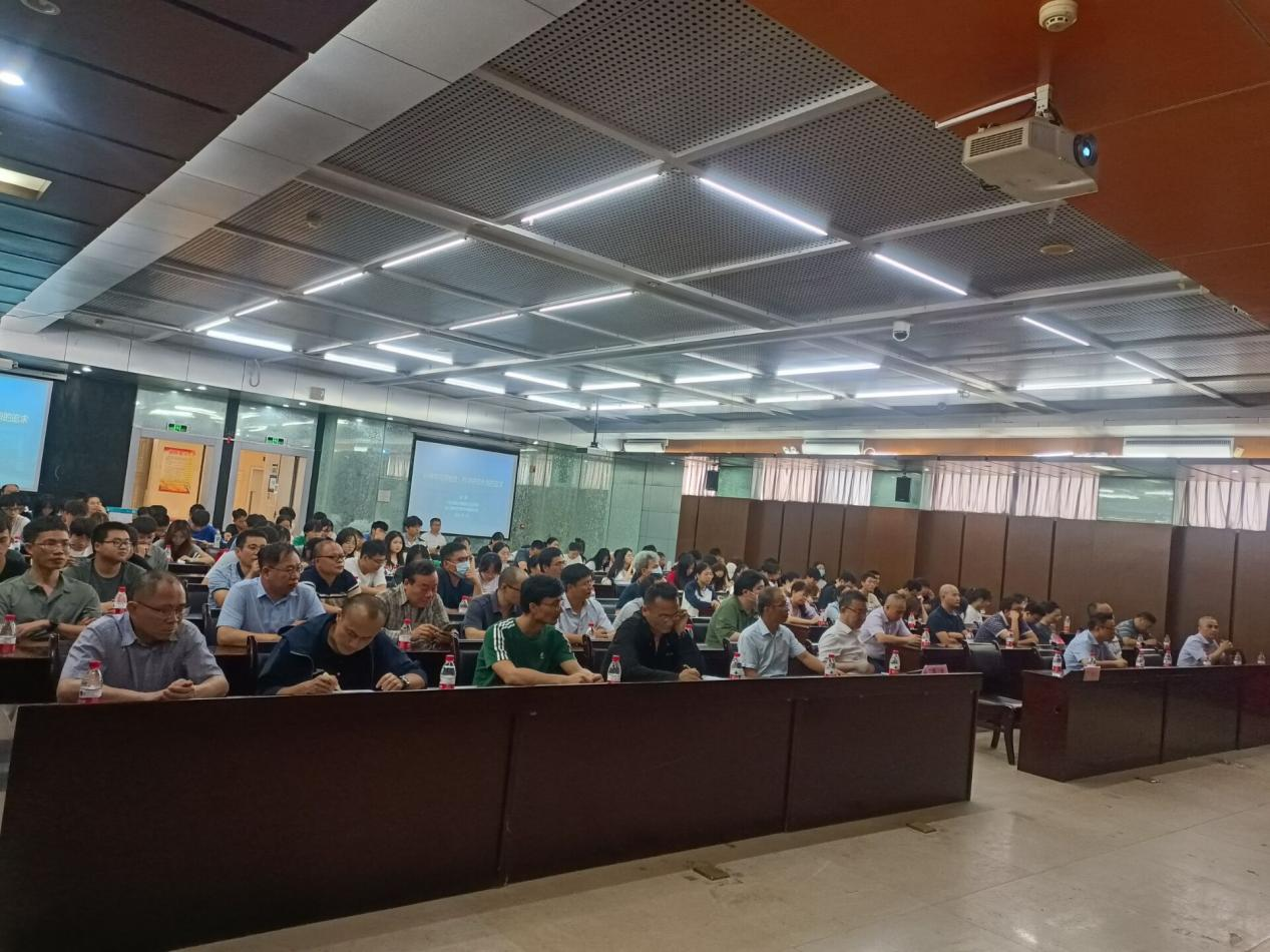 上海交通大学向导教授应邀到星空（中国）进行学术交流